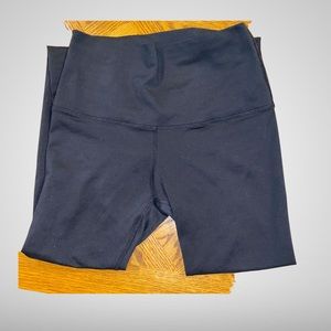 SOLD Black Lululemon Wunder Under 25” Leggings